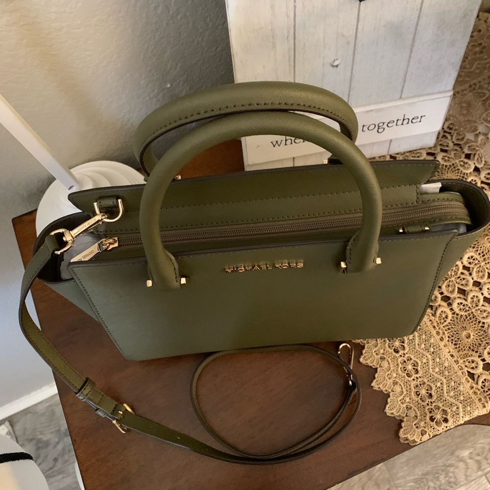 Last one ✨ New MK M/ Selma satchel 🌿 - Picture 4 of 8